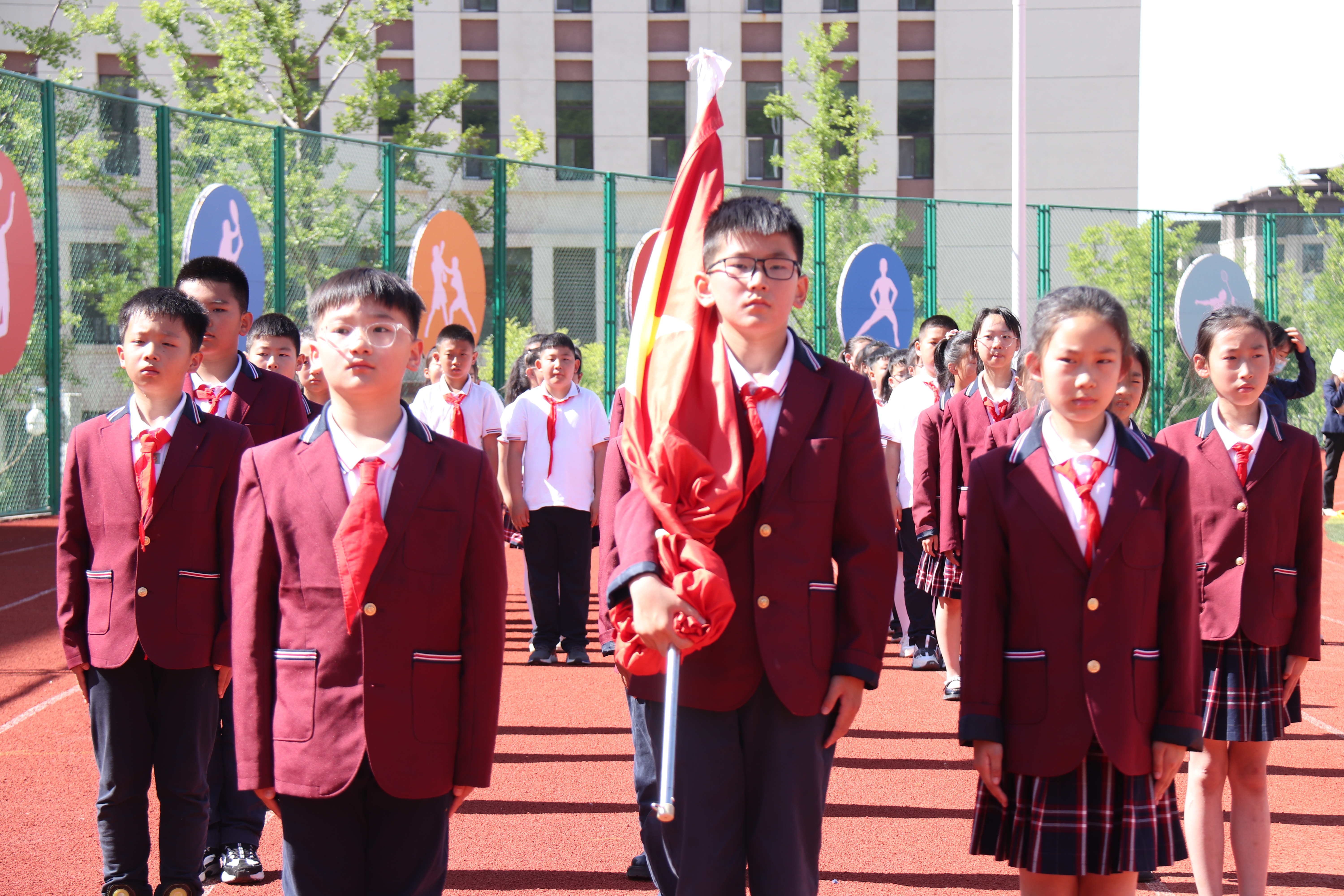 向國旗敬禮 | 校園安全、牢記心間