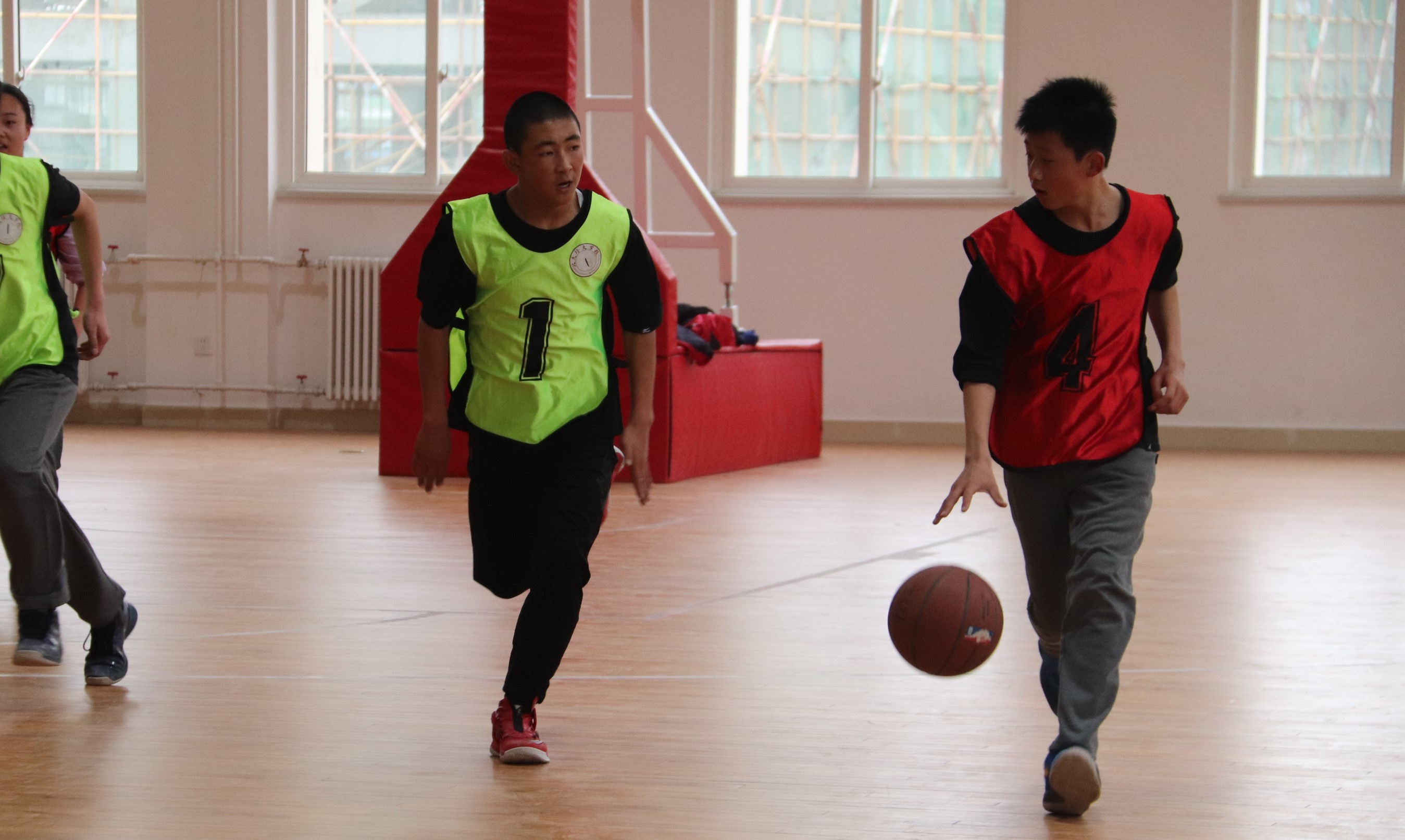 【北大培文】享受運動，健康成長——延安北大培文學(xué)校班際籃球賽精彩舉行！